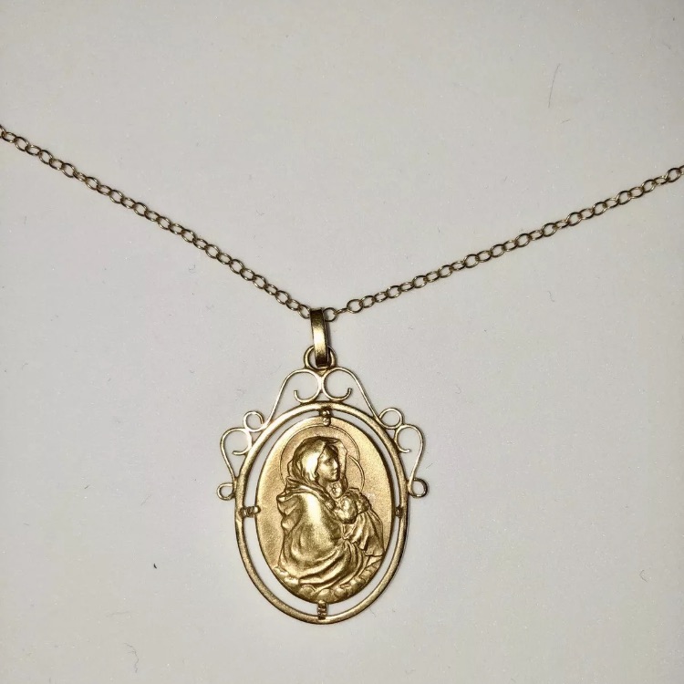 14k Gold Madonna & Child Pendant Necklace With Chain